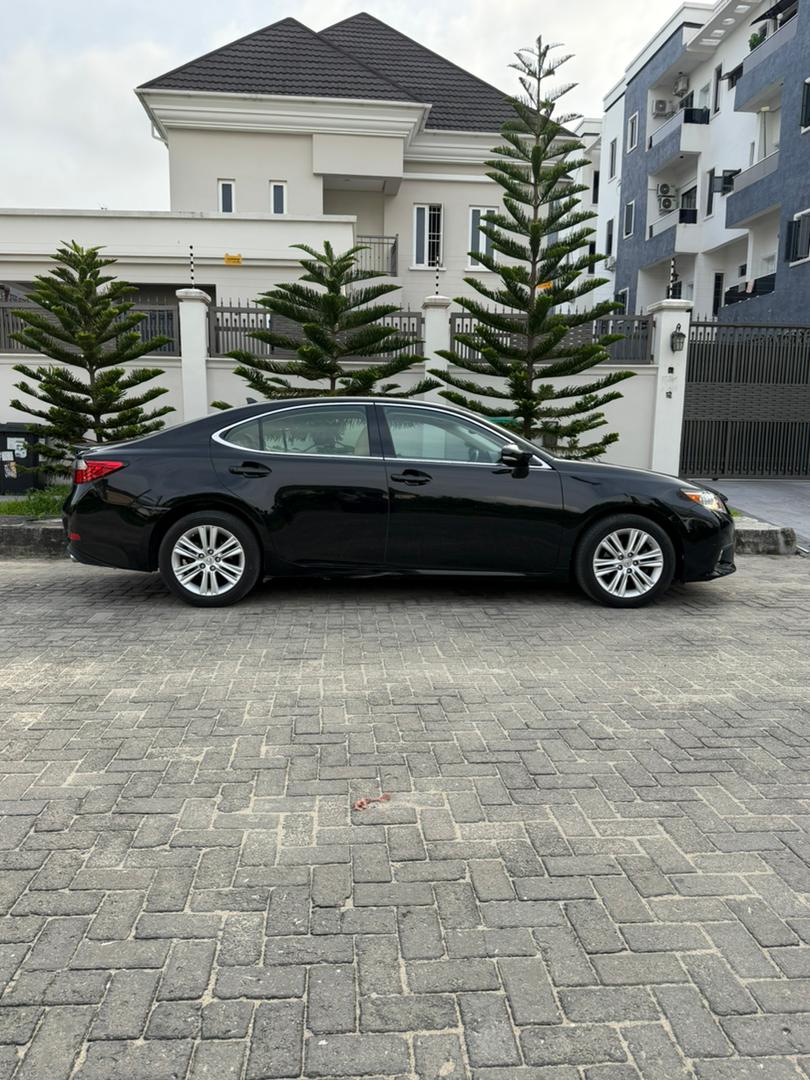 Ol0ye's tweet photo. If you have spare N19m. Come and take this Tokunbo 2014 Lexus ES350.

You can contact @autocareplusng to come and do an inspection for you. https://t.co/y9hytiZQRs