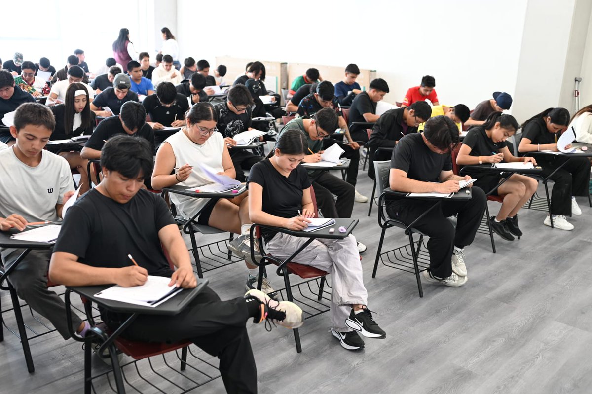 UDEP_Puebla's tweet photo. 🔥📚 Hoy, nuestras y nuestros aspirantes presentan su examen de conocimientos generales en #UDEP.

Preparación, esfuerzo y sueños que buscan dar el siguiente paso hacia su futuro. 🚀🎓⚽️

#PensarEnGrande #PorAmorAPuebla #AferrateATusSueños
@Elchelis @armentapuebla_
@Gob_Puebla https://t.co/TBJ2ZOhUDV