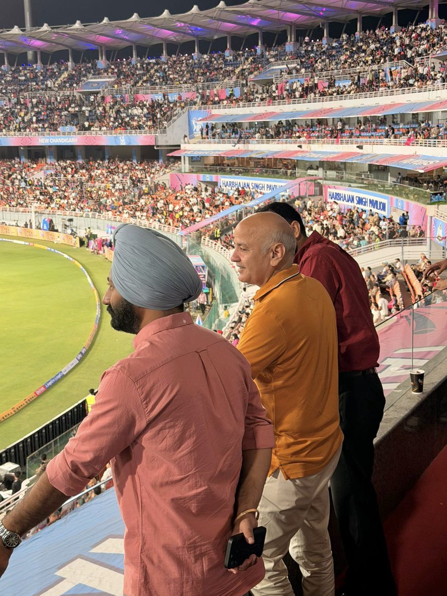 Manish Sisodia tweet media
