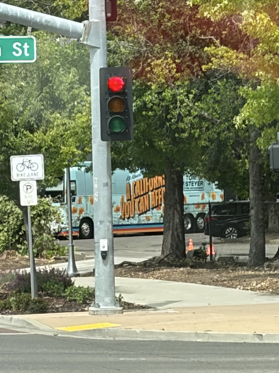 TheBillBass's tweet photo. Just saw the @TomSteyer bus in West Sac! https://t.co/ajeR1UoNPj