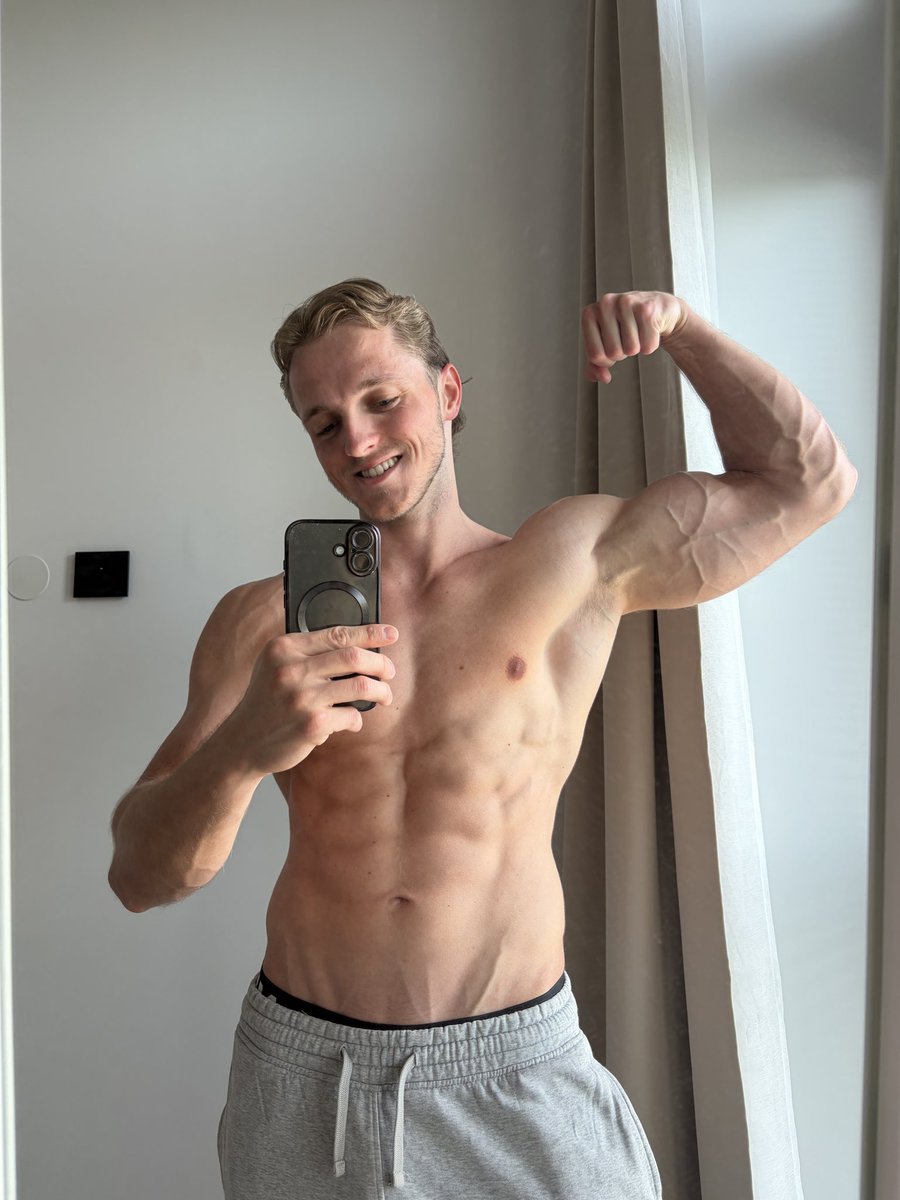 MasterChase88's tweet photo. Back from the gym, ready to take more!🤑 https://t.co/ISrzuVcTZf