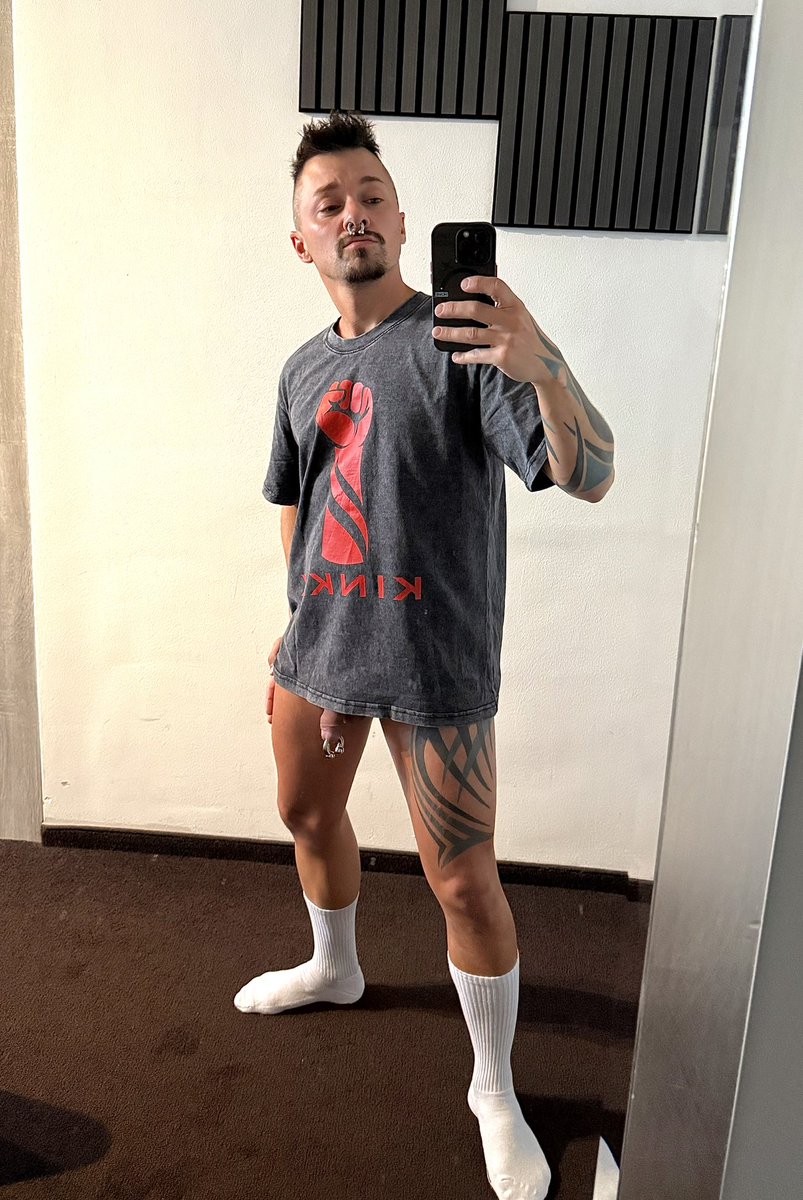 MichaelKinkX👊🏻✊🏻 collab LONDON 6-9. June🌹👊🏻 tweet media