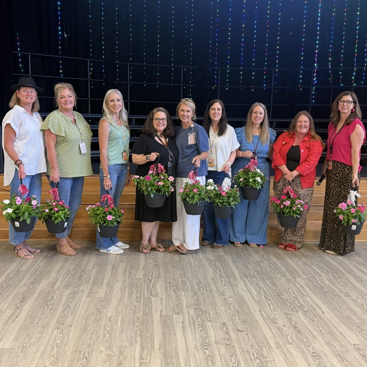 HumbleISD_WCE's tweet photo. Our staff celebrated these educators during our luncheon today. The first is 5-25 years of service with Humble ISD. The second is our teachers with graduating seniors this year! https://t.co/H4wuTLsoQm