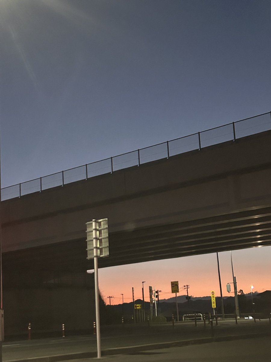 iniD_nacho's tweet photo. 朝5時から仕事からのこの時間までスポッチャぶん回し最高だわ https://t.co/NuPx6P6Fh4