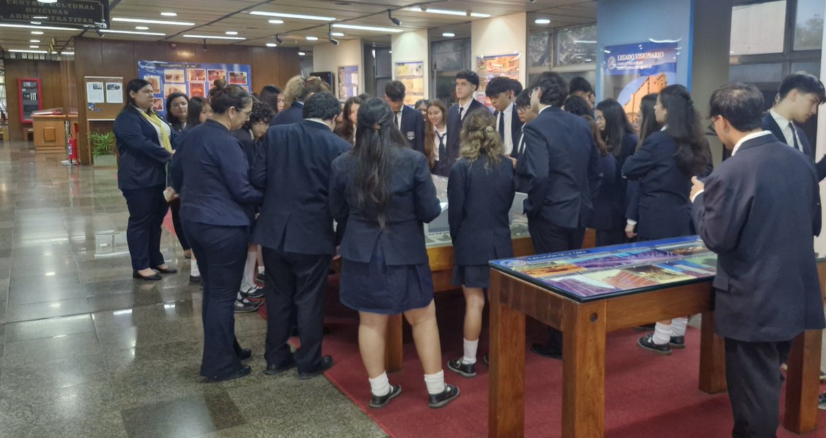 BCPCultural's tweet photo. La #VisitaGuiadaBCP recibió a estudiantes del Colegio Parroquial San Pío X en una jornada que combinó recorridos por el Museo, el Centro Cultural y el acercamiento a las funciones del Banco Central del Paraguay. https://t.co/RYqu3goyt2