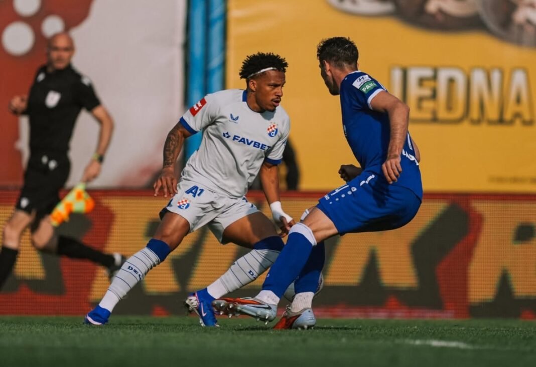cielosports's tweet photo. #GELP Empezó el mercado: #Gimnasia evalúa al colombiano Juan Córdoba, que fue ofrecido en las últimas horas.

https://t.co/oxPhjEHrBM https://t.co/wVJSrKMDOJ