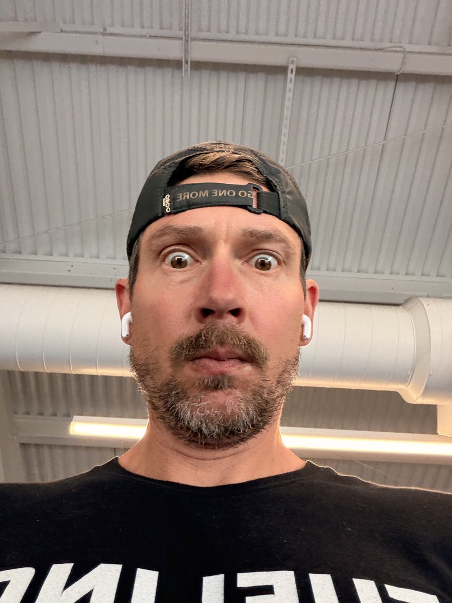 crossbosox's tweet photo. @PatCostello20 @UnSportsESPN On the treadmill and came across this. The angle of my chin(s) is just as flattering as this "meal" https://t.co/Edzw5VH9kX
