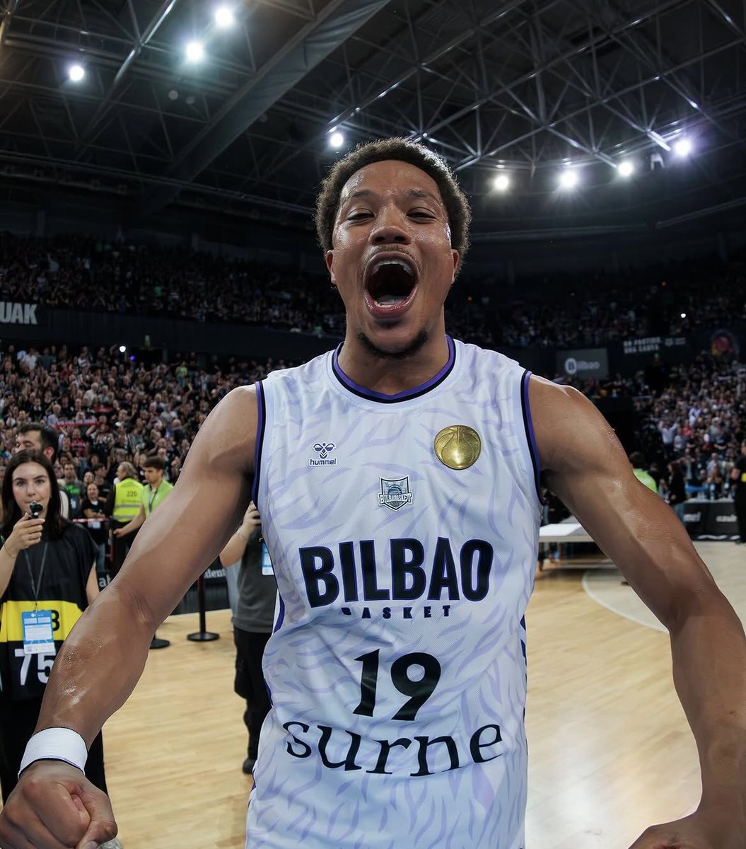 DiiegoCobo's tweet photo. Es impresionante el tramo final de temporada que está completando Melwin Pantzar.

Su crecimiento y evolución desde que llegó de Valladolid no han cesado.

Entre los mejores jugadores de la competición, sin más.

Cómo lo vamos a echar de menos en Bilbao. https://t.co/8ySSIcDDbl