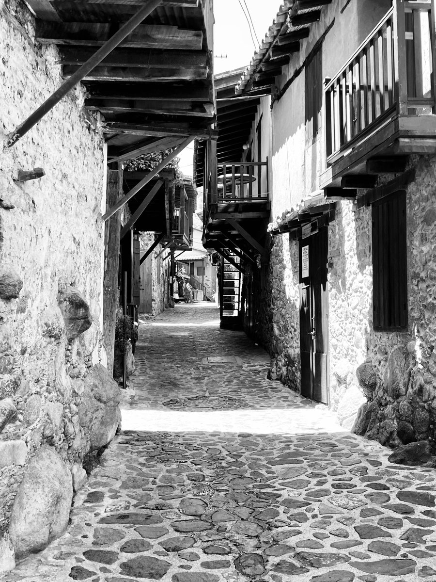 fbenfica's tweet photo. Black and White 36 .. 🇨🇾 
#blackandwhitephotography
#blackandwhite
#streetphotography https://t.co/bPGynUOznj