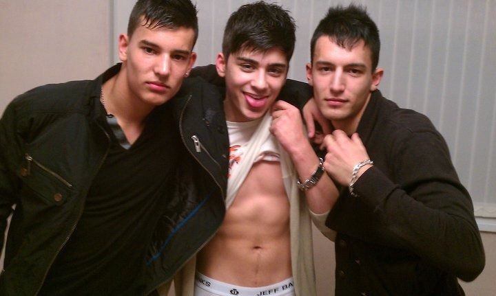 HS_Lohan's tweet photo. Fetus Zayn ✨️ https://t.co/bnVpI4QQGq