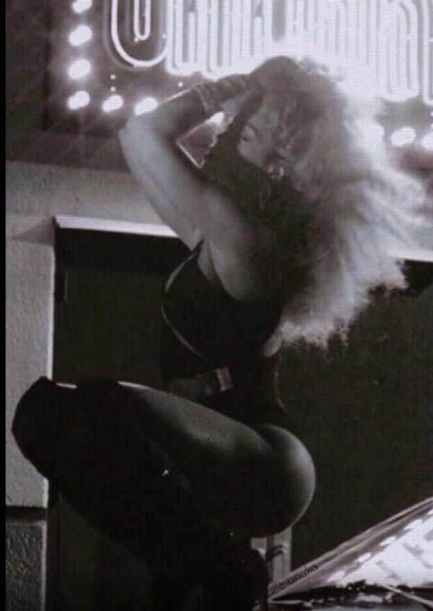 beyoncé hourly 𐚁ིྀ 🍬ৎ୭˚˖٠ tweet media