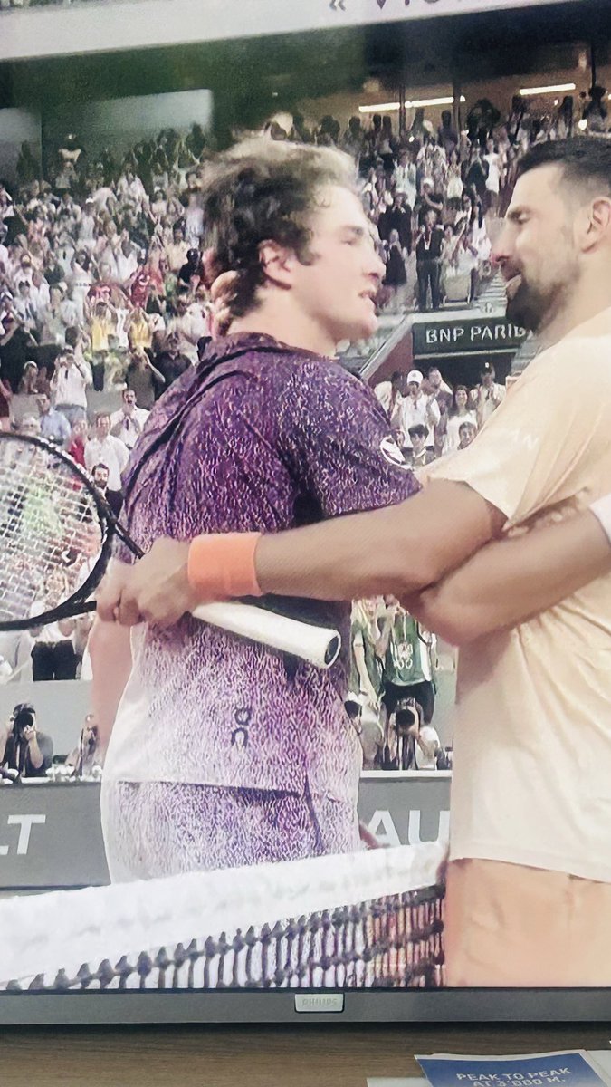 1Yadnya's tweet photo. Omg …spectacular Tennis at #Rolandgarros today
Tough determination willpower grit talent  pace brilliance all in one game 
#fonseca take a bow 🎊
#djokovic you are still GOAT at 39 🙏🏼 https://t.co/SX7twzhVGS
