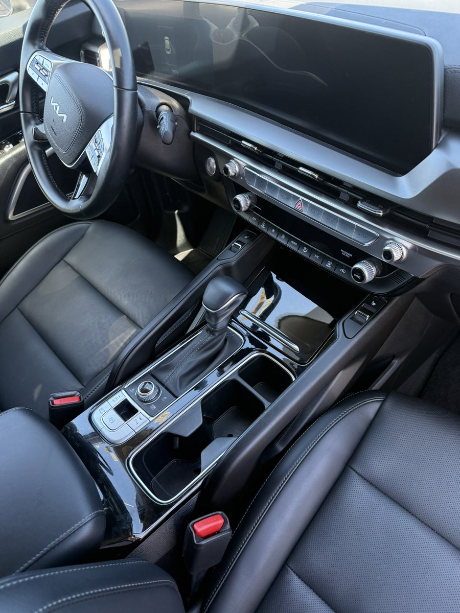 AbsolutelyLlc's tweet photo. A couple vehicles in need of some #interiordetailing this morning! But after some thorough interior cleaning, these rental cars are all fresh &amp; ready to go!! Who needs a rental car this weekend?🚗🚙🛻🧹🧴🪥🧼🤩💯 #mobiledetailingMD #Bringingautomotiveperfectiontoyou https://t.co/rFHlYOlEBc