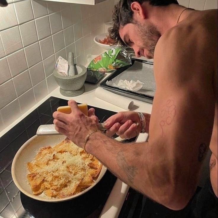 nyliava's tweet photo. The only treatment i need rn. https://t.co/gkrqct1Au9