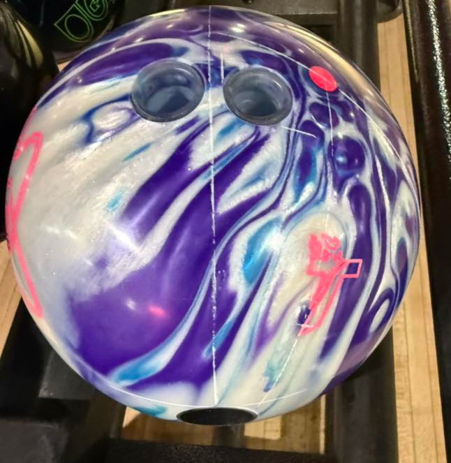TrackBowling's tweet photo. Fresh off the drill press! Besides "don't gutter", what goes through your mind before you take your first shot with a brand new ball?
#TrackBowling #KineticSapphireIce #HK22 #EvolutionaryRevolutionary https://t.co/jC3RBiwBVg