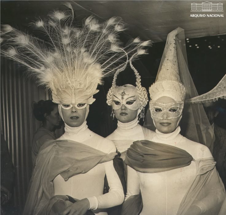 Atlantic_Sprt's tweet photo. Fantasia denominada “Floresta Encantada”, carnaval do Rio de Janeiro, 1961 | 🇧🇷 https://t.co/CQu2ztvoqe