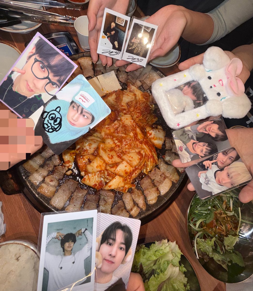 wnghksrnlduq's tweet photo. 지금 삼겹살이 중요한게 아니야 https://t.co/I0pMss6NOT