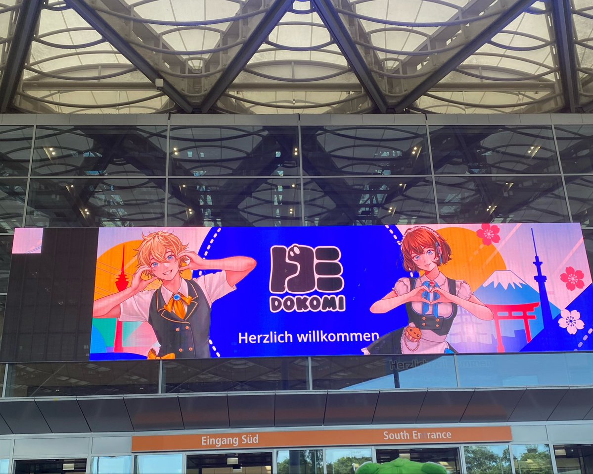 Cheasyde00's tweet photo. Little Dokomi recap 
It was so fun hanging out with my friends @Schepperchen @ThunderbulletET 

I really loved the @LaynaLazar stickers and Charms from @LiviqnX 
And i had to buy V-Cards since they were sold at the @GamerSupps booth 

Sorry for the @ hope all of you had fun today https://t.co/Q2odOeETcs