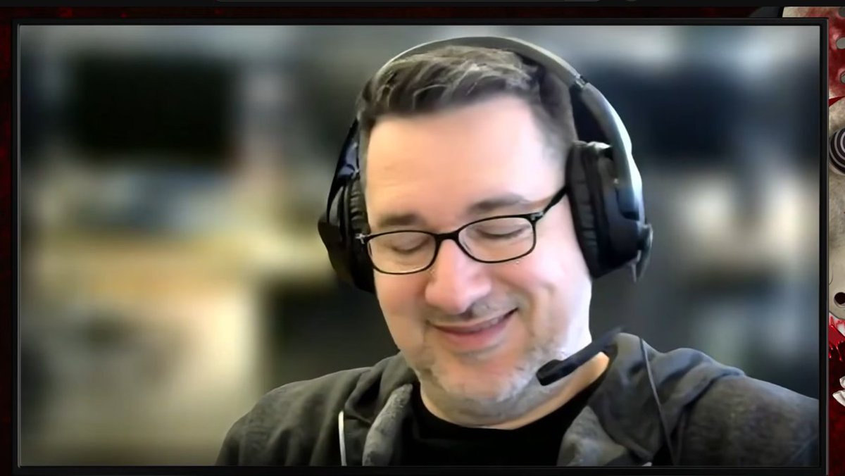 Procyondbd's tweet photo. Diretor do Dead by Daylight diz, em nova entrevista, que prefere não comentar sobre a possibilidade do Jason receber cosméticos inspirados em filmes.

Reforçou que é uma licença com muitas complicações, que eles têm liberdade para fazer conteúdo original e que essa é a linha por enquanto. E que está bem feliz com a recepção e conversas que a equipe tem com o Jason Universe.

Quanto à possibilidade de um mapa novo, ele disse para aguardarmos a live de aniversário que teremos algumas surpresas reveladas lá. 

Via: Slasher Radio