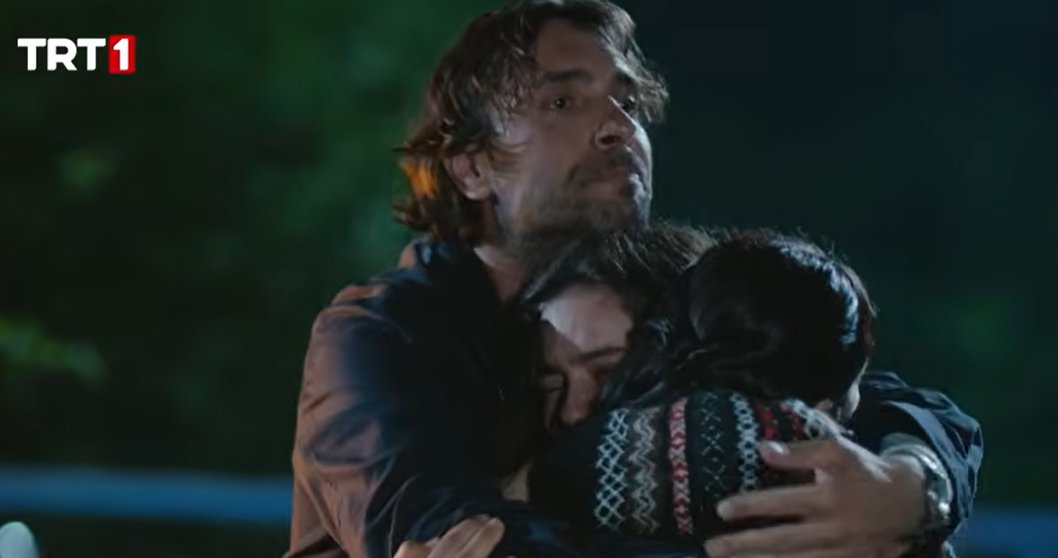 Eyaaaatb's tweet photo. “Bana o hayalimi verin o zaman…”
Eleni kalbimi paramparça etti. 🤍
#tasacakbudeni̇z #TaşacakBuDeniz  #AvaYaman https://t.co/YL3awrtrWj