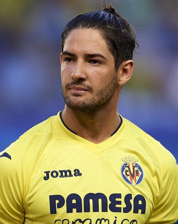 FootyTimeless's tweet photo. 🔙 Alexandre Pato • Villarreal 💛✨ https://t.co/Jdf8Gyr9a2