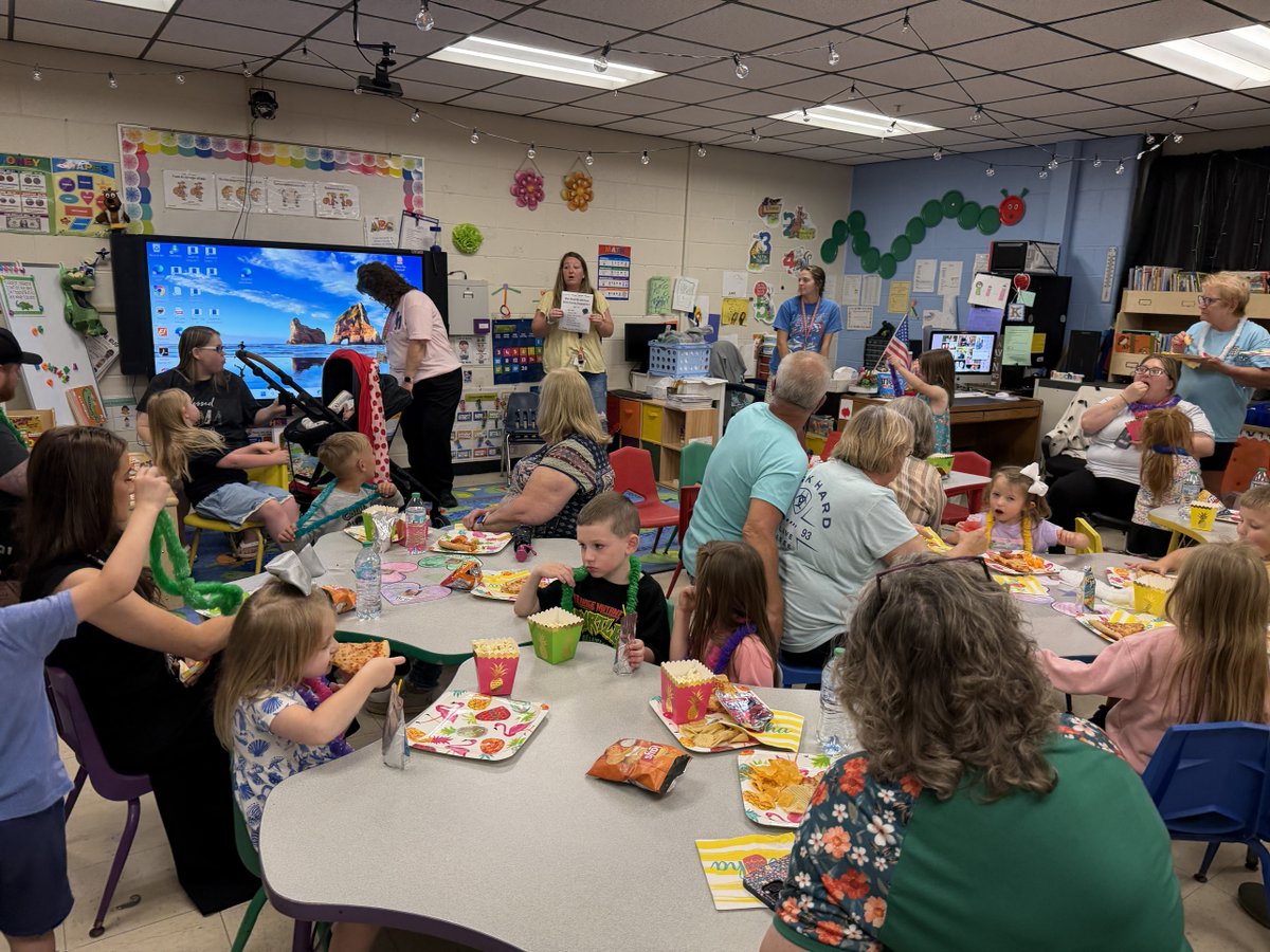 wep_us's tweet photo. W.R. Castle Preschool and Head Start, in collaboration with the Full-Service Community Schools Grant, hosted a luau for students and families. They enjoyed food and games while also receiving summer literacy materials to help keep students learning all summer long. #uswepproject https://t.co/4rc0dabGlQ