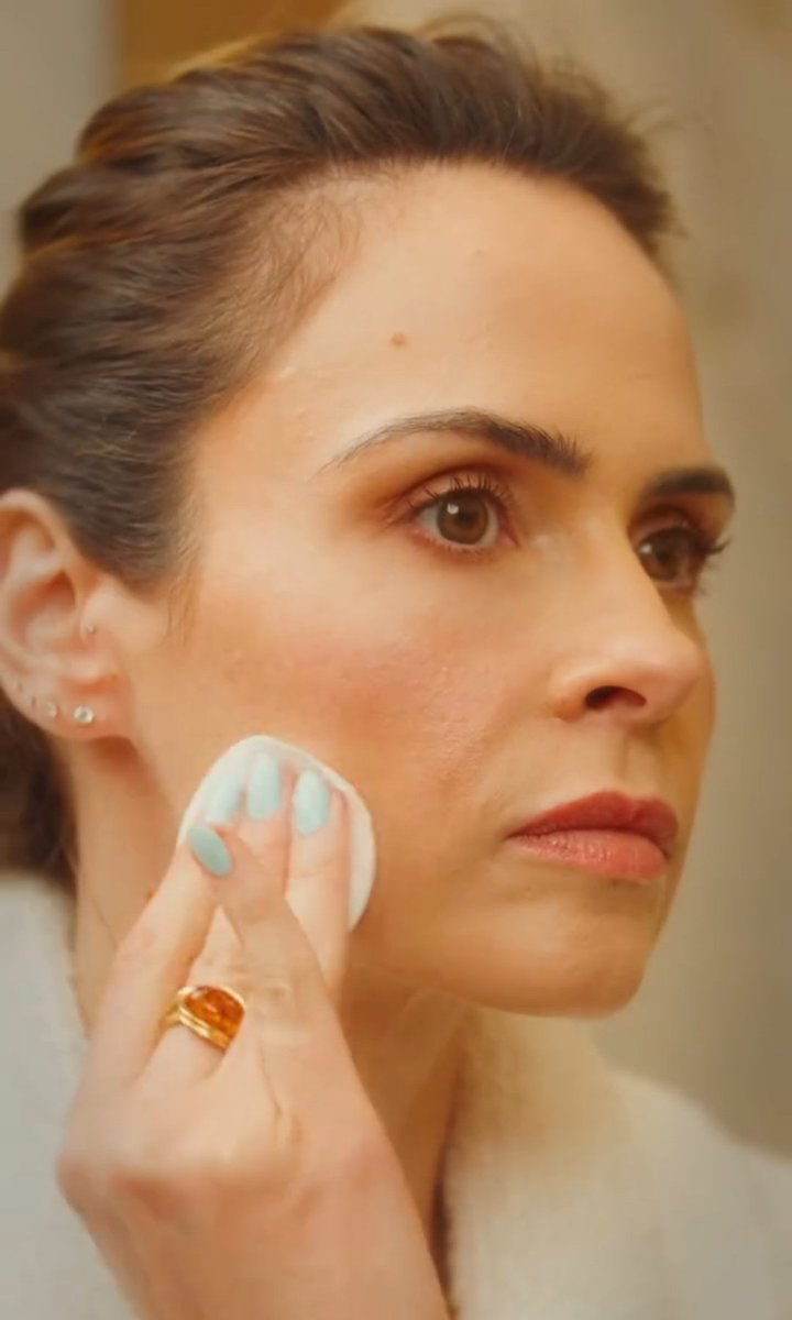 itsnathaliaxz's tweet photo. bioderma sabe que venceu pois conseguiu uma publi com a pele de ana paula renault 

ANA PAULA COM BIODERMA https://t.co/HE2fNIYP9l