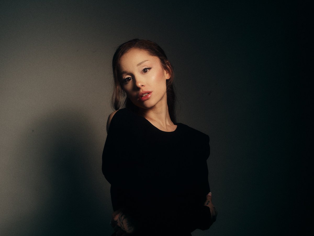 JumpTrailers's tweet photo. 4K | Ariana Grande 
"hate that i made you love me" https://t.co/Kxr1XX2ywP