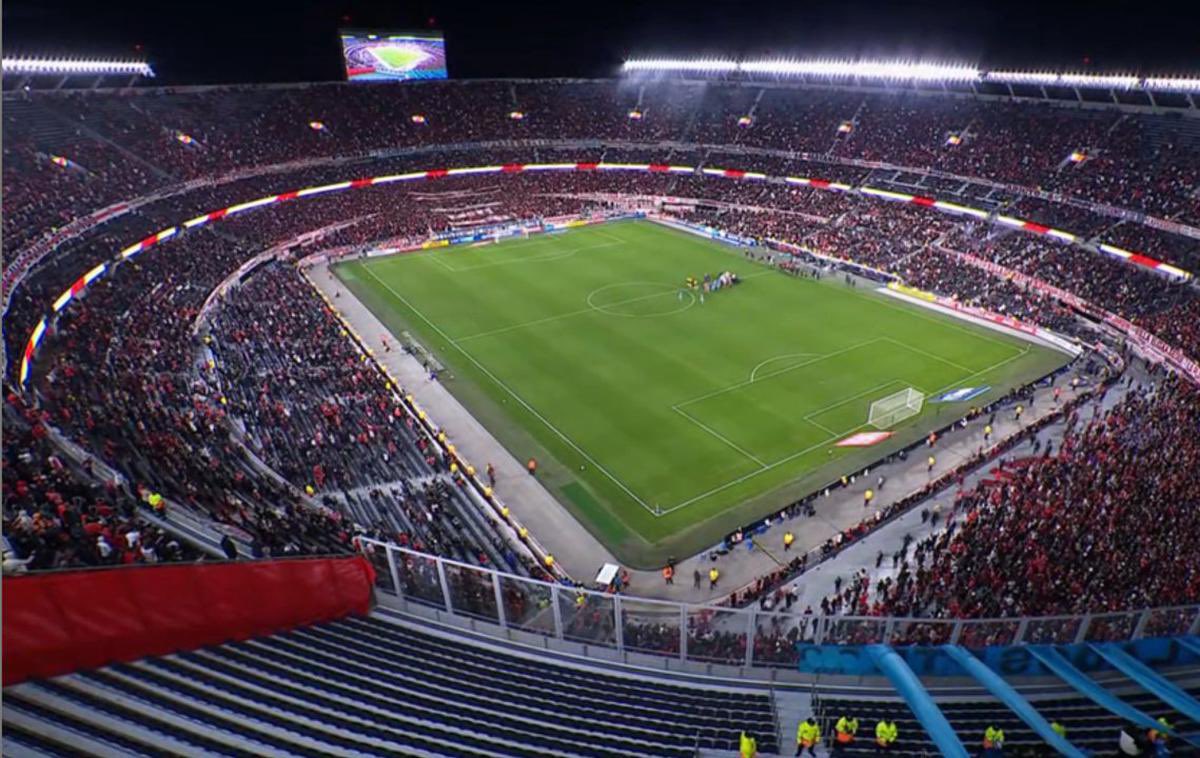 Bostermito12's tweet photo. @Sebastianocarp @TyCSports No tienen  hinchada no tienen cancha ustedes tienen todo y no la llenan por haber sido todo cogido por el que te mando a la B pedazo de payasada mal cogido putita de Belgrano putita de boca https://t.co/PFQR60JiSr
