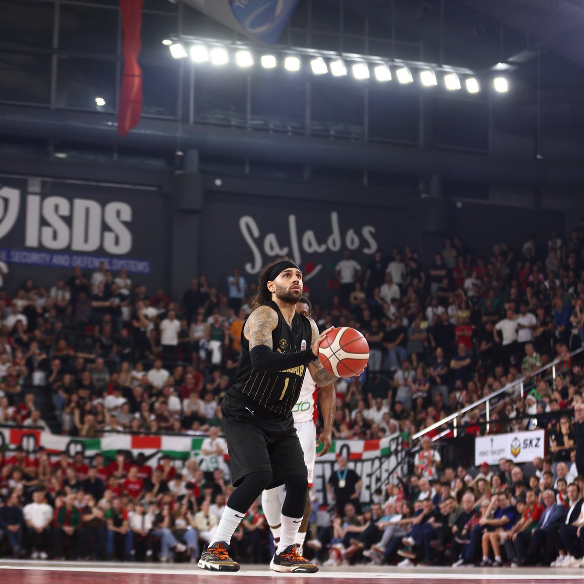 dusanfedaisi11's tweet photo. 🔥 BSL’nin yeni ekiplerinden Çayırova Belediyesi, bu sezon Esenler Erokspor forması giyen Jordon Crawford ile anlaşmaya vardı.
(@basketmarkt) https://t.co/nFAJYes42g