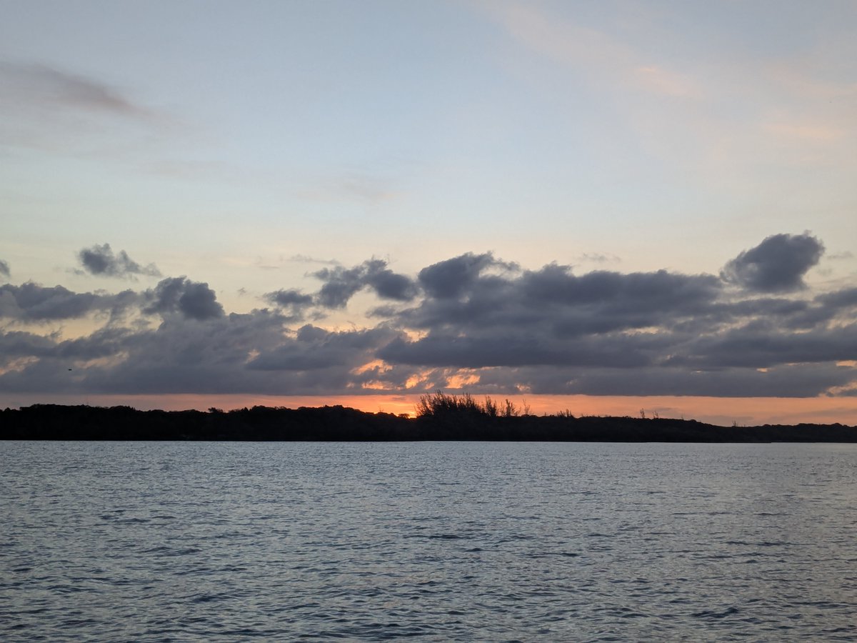SailingNewbie's tweet photo. This is where I woke up this morning: Royal Island

The wind shifted then stopped, making it quite warm. Bob jumped in after work to cool off and to see if the water was clearer in calmer conditions. (It wasn't). Another smallish Hunter anchored next to us for the night. https://t.co/iJTmYgCRps