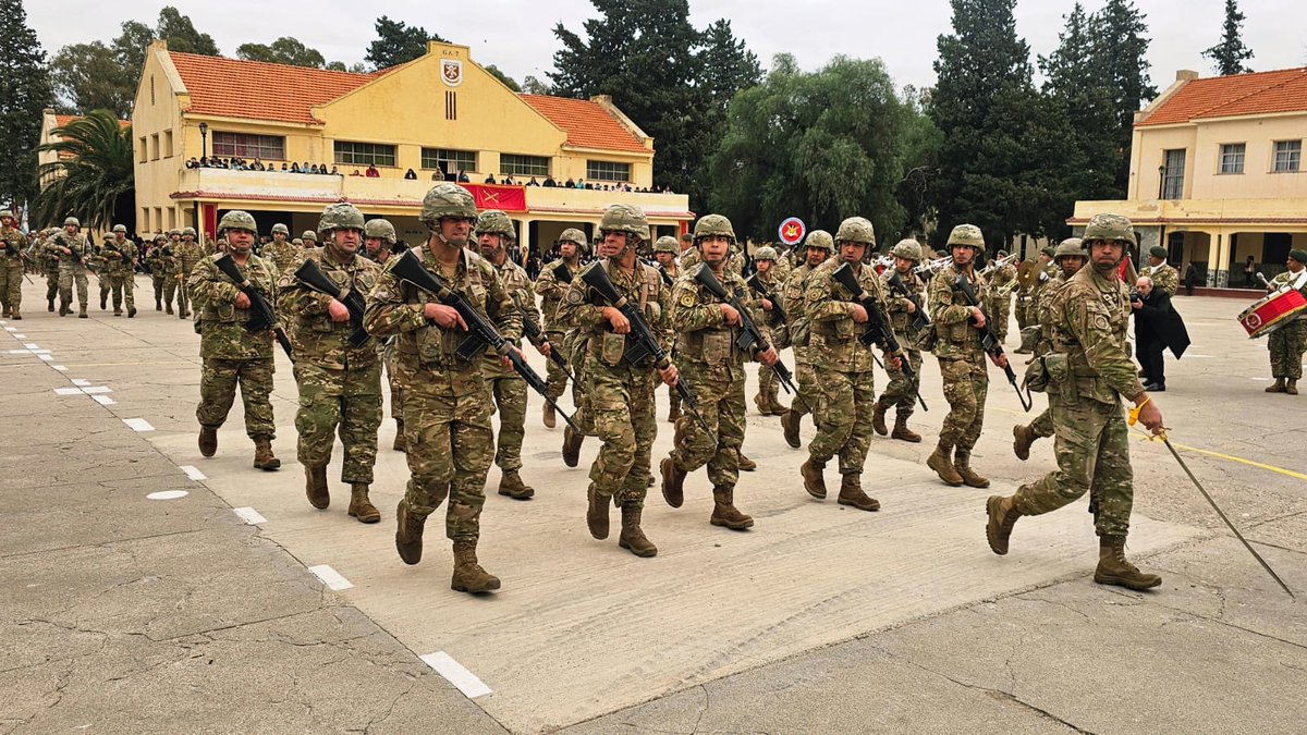 NancySosa2020's tweet photo. Hoy, en el Día de la creación del Ejército Argentino, participé del acto por el 216° aniversario junto a las autoridades de esta histórica institución en nuestra provincia.
Siempre es un orgullo compartir una fecha tan significativa y reconocer el compromiso, la vocación de servicio y la entrega permanente de hombres y mujeres que trabajan día a día al servicio de la Patria.
Acompañar este aniversario también es reafirmar el valor de las instituciones y el trabajo conjunto en favor de nuestra comunidad, fortaleciendo los lazos de respeto, cooperación y compromiso con todos los sanluiseños.
Feliz aniversario al Ejército Argentino.