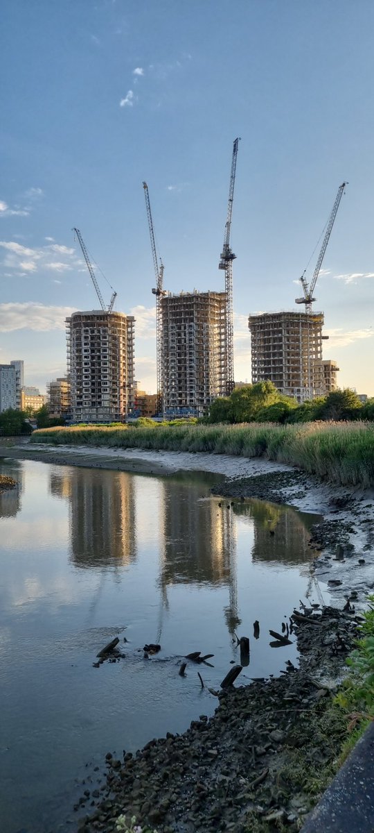 FredericBillet's tweet photo. @DailyMail #leasehold tenure is the very reason why #leaseholders can not sell their property. Banks are turning down mortgage applications, & eventually, #forfeiture follows. This is a sad reality!
Leaseholders are considered tenants & do not own their property outright.
#Leaseholdisascam https://t.co/NjFxdxbczl