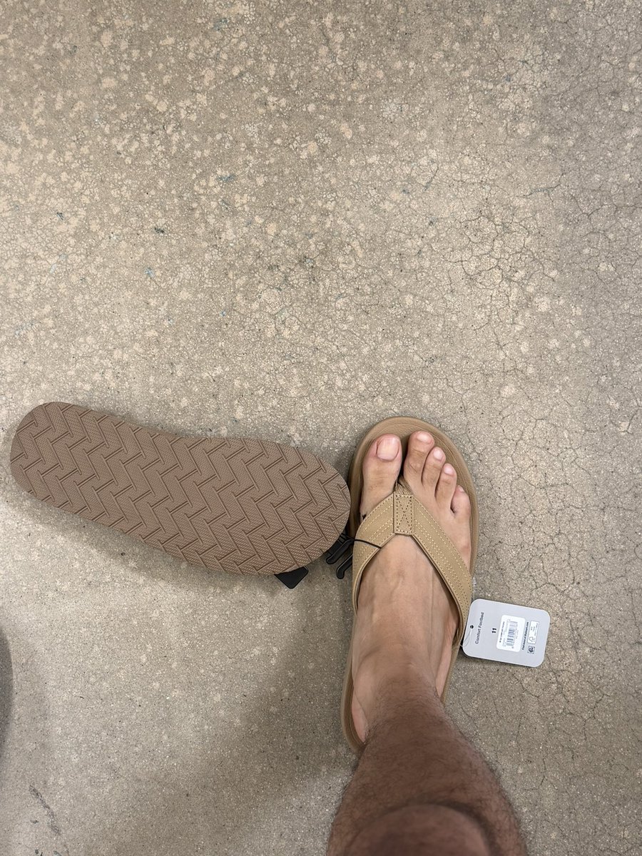🦶🏼🍑🍌 tweet media