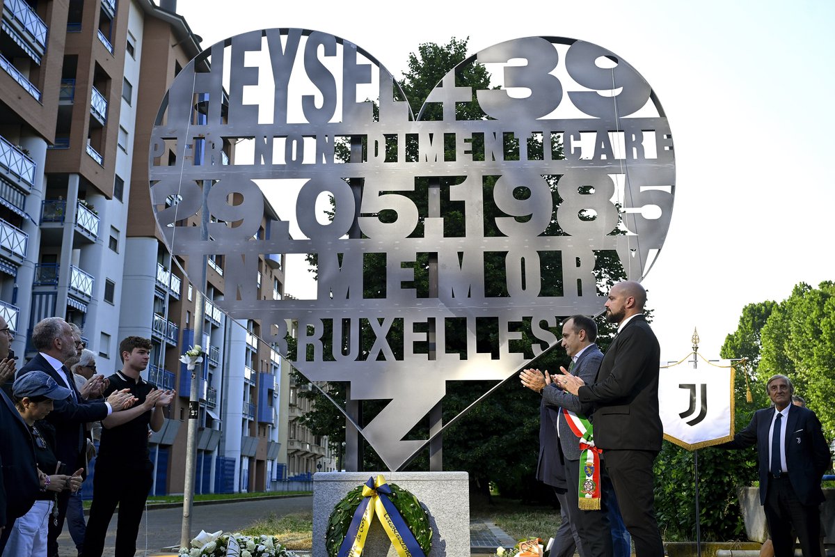 juventusfc's tweet photo. Alcuni scatti delle diverse iniziative, a Torino e Grugliasco, in commemorazione dell'Heysel in questa giornata.

🗞️ https://t.co/Gap3qFEj20 https://t.co/PYaMVI2VOq
