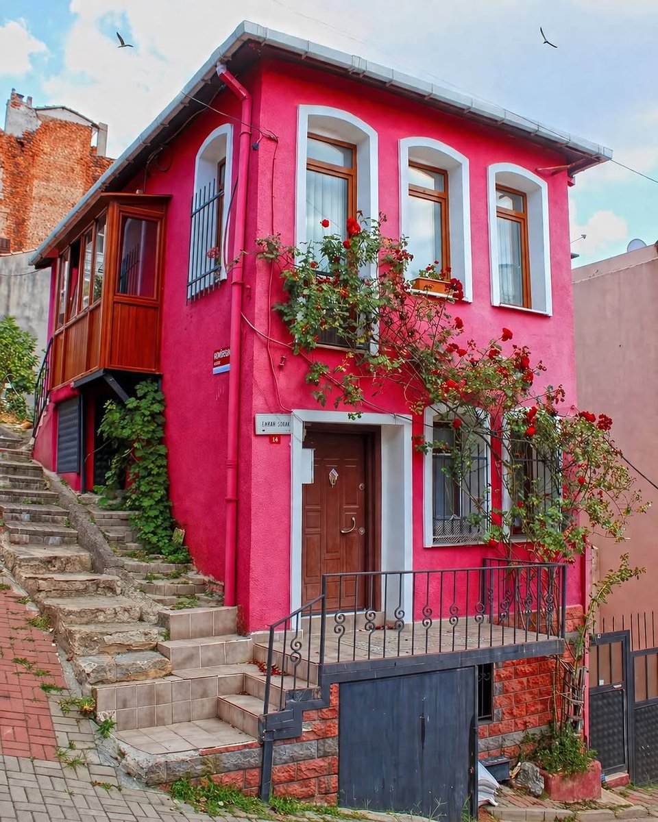 aseelswaid9's tweet photo. Turkish Architecture https://t.co/HaR5lbo7dB