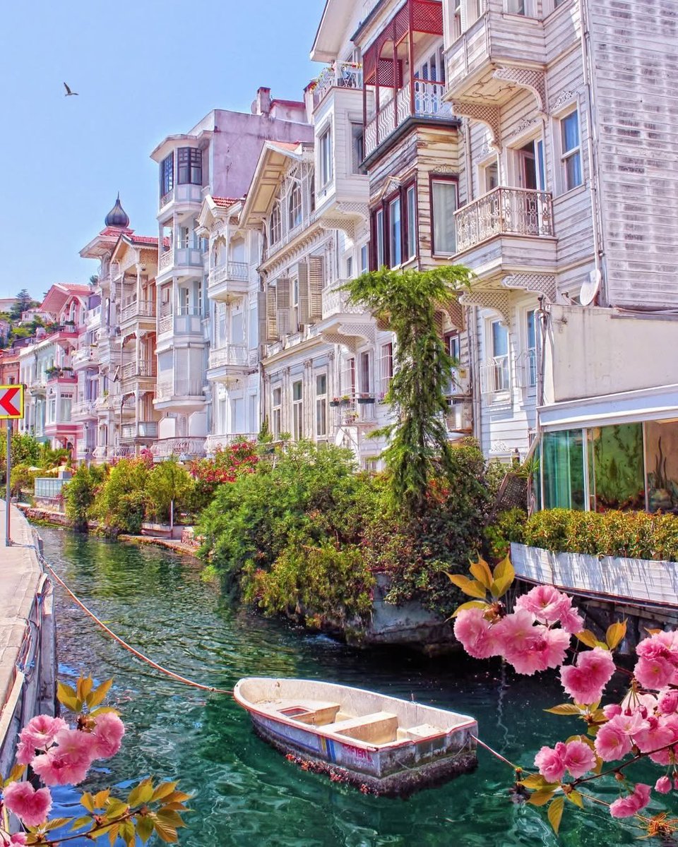 aseelswaid9's tweet photo. Turkish Architecture https://t.co/HaR5lbo7dB