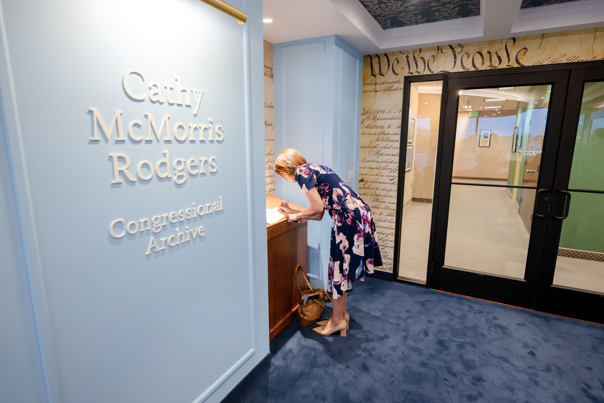 ConnectPCC's tweet photo. This May, PCC celebrated the grand opening of the Center for Faith in Public Service—a thoughtfully designed space highlighting how God has worked through our alumni serving in communities across the country. 

Featuring the Cathy McMorris Rodgers Congressional Archive and the Called to Serve digital collection, the Center offers an inspiring look at lives dedicated to faithful service.