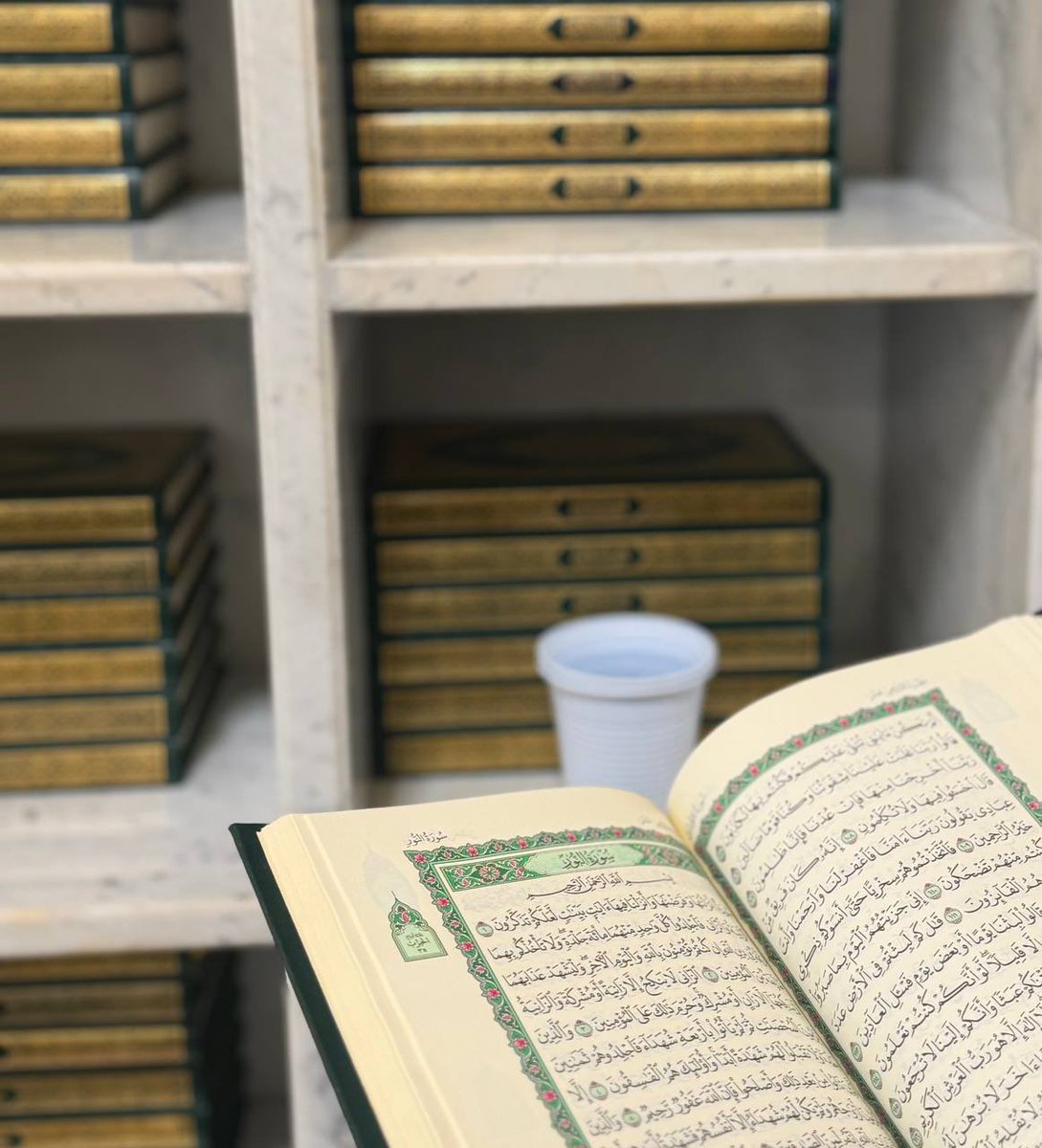 1nayera_'s tweet photo. يتنامى تدبُّر القرآن في شِعاب الرُّوح =إذا كان الناظر فيه يفتش عن قلبه، لا عن نهاية السورة. https://t.co/N8ZLrsk7Ho
