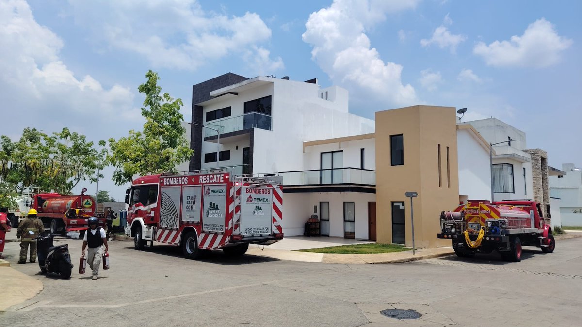 TabascoHOY's tweet photo. #EntérateTH🗣️| El Instituto de Protección Civil del Estado de Tabasco (@ProcivilTabasco ) informó que, en coordinación con Protección Civil de Centro, se atendió un incendio en una casa habitación en Residencial Hacienda Paraíso, colonia Sabina. 

El siniestro causó daños en un tablero eléctrico y enseres domésticos, sin registrarse personas lesionadas. 

El incendio fue controlado a tiempo por cuerpos de emergencia, evitando mayores riesgos para la población. 

https://t.co/CSo3ojrJZR