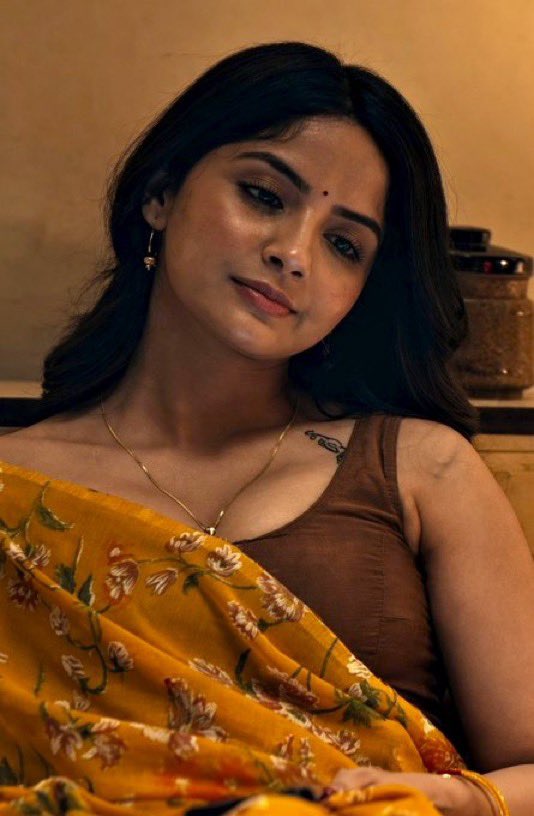 deadkitchen's tweet photo. Ahh ena ma udambu da ivalu ean sunni yea edu thu ava molailea vachu okkanum athu ava mela ean kanji therichi ean poola chellama kadikanum apo na suguthu avaluku kiss panni kittea irukanum ava ean sunni eachi oluga oluga sappikitea irukanum 🥵🥵🥵 https://t.co/A27pRU2UfR