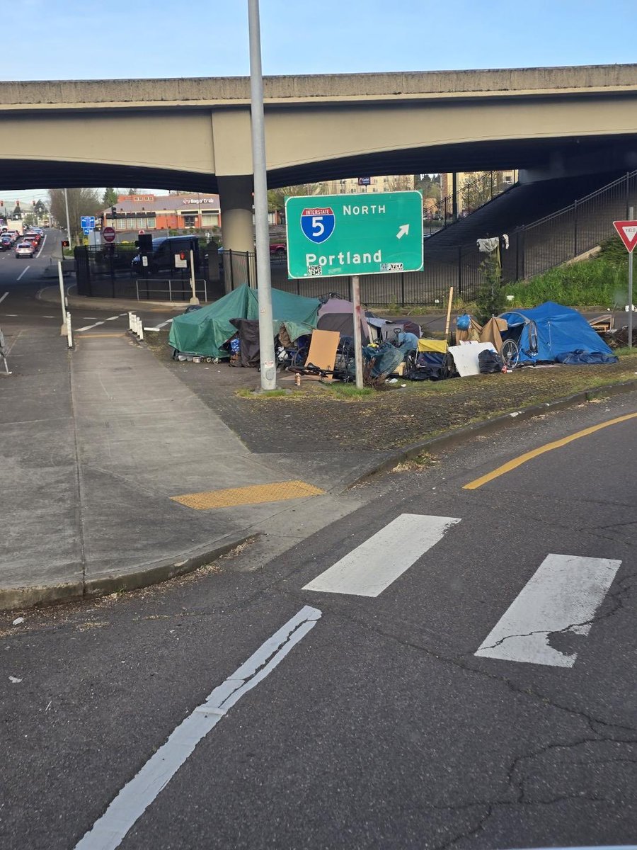 bewatchful's tweet photo. @SenJeffMerkley Please take care of the homeless and clean up your state 👇 https://t.co/0nSLgomMO4