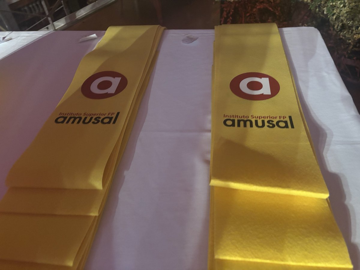 CarmenFructuos4's tweet photo. Hoy despedimos a una promoción increíble. Ha sido un auténtico placer acompañaros en este apasionante viaje de aprendizaje y crecimiento. 

Os deseamos todo lo mejor en esta nueva etapa y mucho éxito en el futuro. ¡

Enhorabuena, graduados! 🎓

#amusalfp https://t.co/CXU0zHhfK9