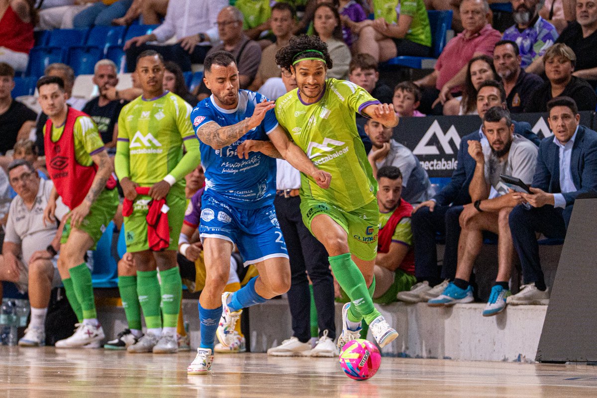 ManzanaresFS's tweet photo. 🔵⚪️ [Primer partido del Play off / Crónica]

📰 Quesos El Hidalgo @ManzanaresFS asalta Son Moix y suma el primer punto de la eliminatoria

#ElOrgulloDeSerManchego

https://t.co/1Qmx8ug7P3 https://t.co/tPAklbYSKc