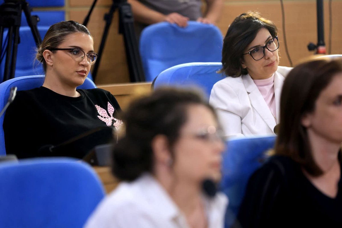 MirelaKumbaro's tweet photo. 📍Ministria e Arsimit - Përgatitjet e fundit për provimet e Maturës Shtetërore 2026, ndërsa bëhemi gati të nisim punën për Strategjinë  e re Kombëtare të Arsimit Parauniversitar 2027–2032 në përputhje me prioritetet kombëtare dhe procesin e integrimit europian🇦🇱🤝🇪🇺 https://t.co/bpcL4vAPjD