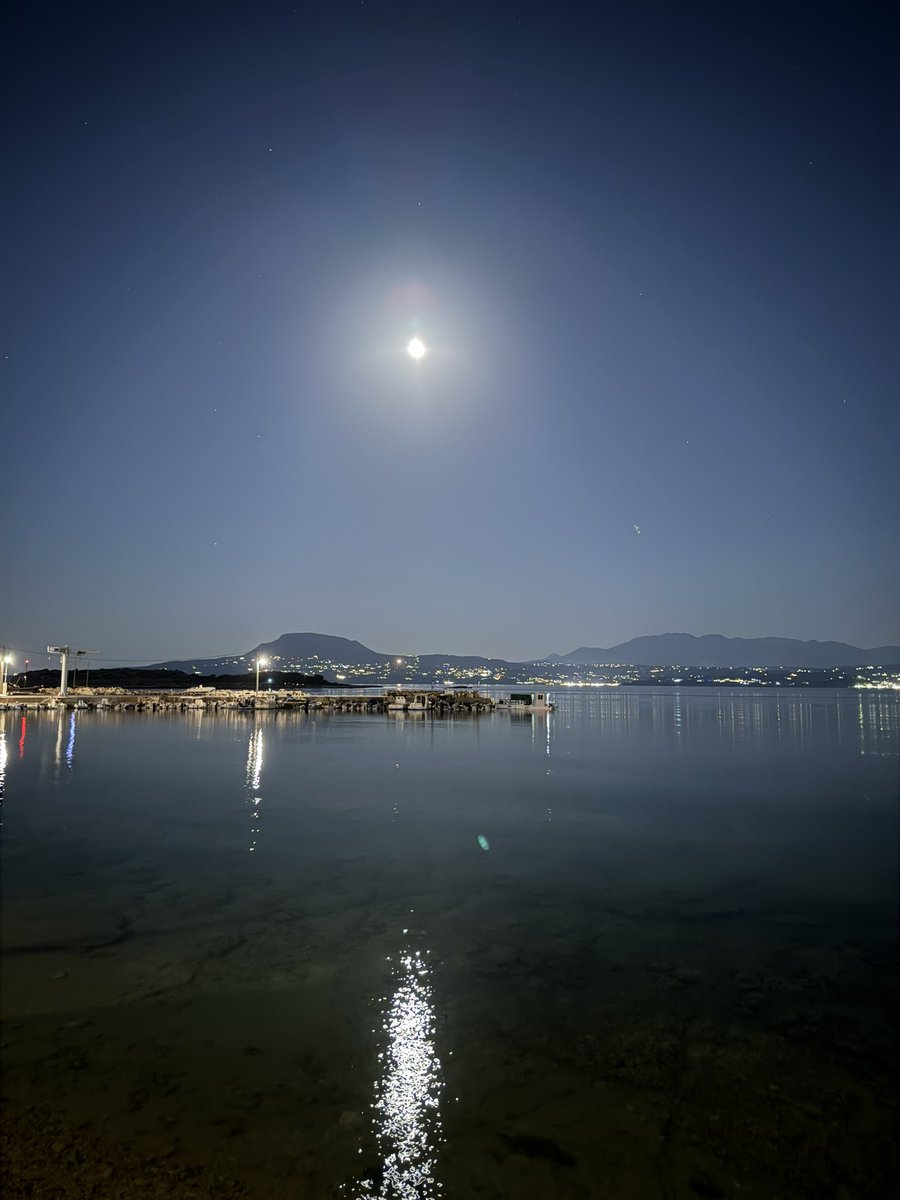 Manosp3's tweet photo. Ηρεμία https://t.co/WcRKJUf3dJ