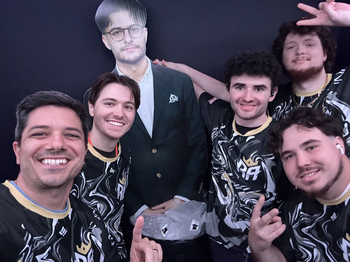 ReignAboveCS tweet media