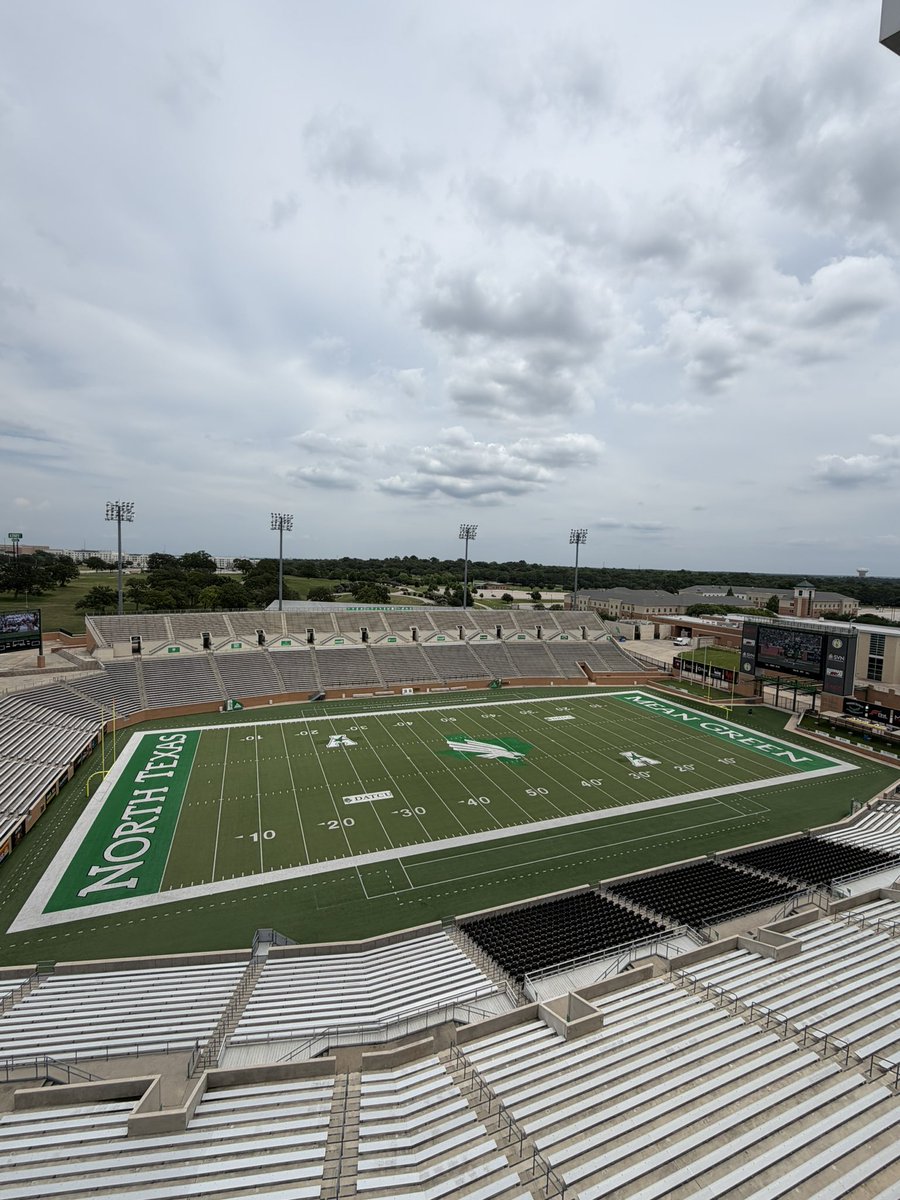 CoachJPetersen's tweet photo. 📍Denton, TX #BetterLookNorth 🧩🦅 https://t.co/8XoKydUzKI