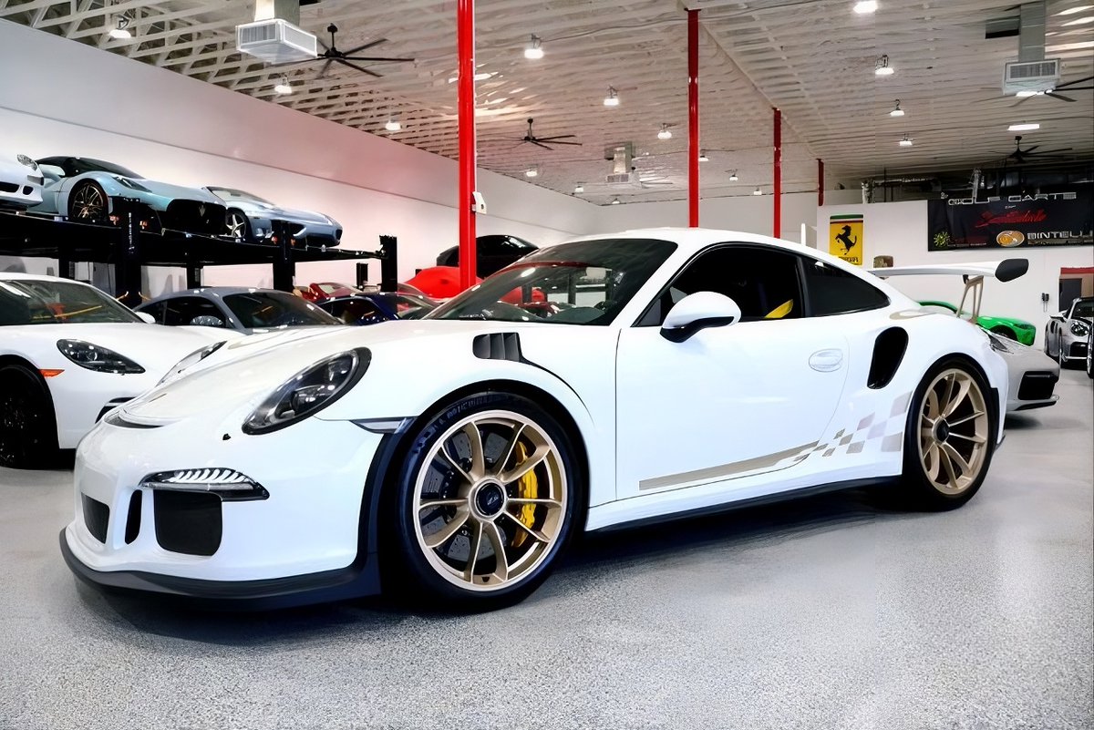 HighlineAutos's tweet photo. FOR SALE- 2016 Porsche 911 GT3 RS, White over Black leather, 500 hp 4.0L flat-6, PDK, 4,453 mi, 20”/21” champagne wheels, champagne decals &amp; wing risers, alcantara sport steering wheel, sport chrono pkg. $255,000
•
CLICK to View Listing: https://t.co/6bRKhba3Xq

#porsche #gt3rs https://t.co/fQJ8zjDYTs