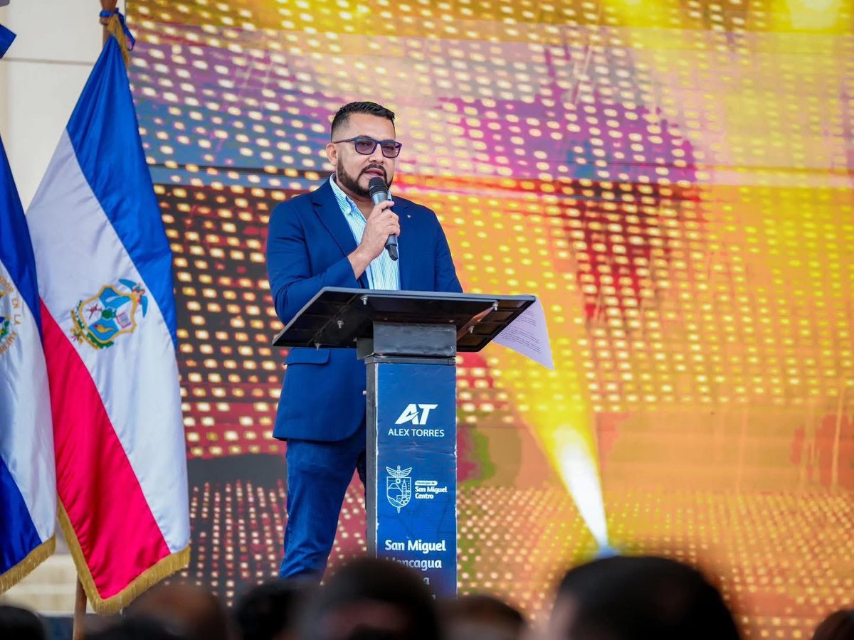 ALEXTORRES_SMC's tweet photo. 496 años después, la historia de San Miguel se sigue escribiendo gracias a su gente.

Hoy reconocemos con la medalla al mérito “Capitán de Lanceros Luis de Moscoso” a hombres y mujeres que, con esfuerzo, dedicación y vocación de servicio, han dejado huella en nuestra ciudad. https://t.co/nqrPP8xmqB